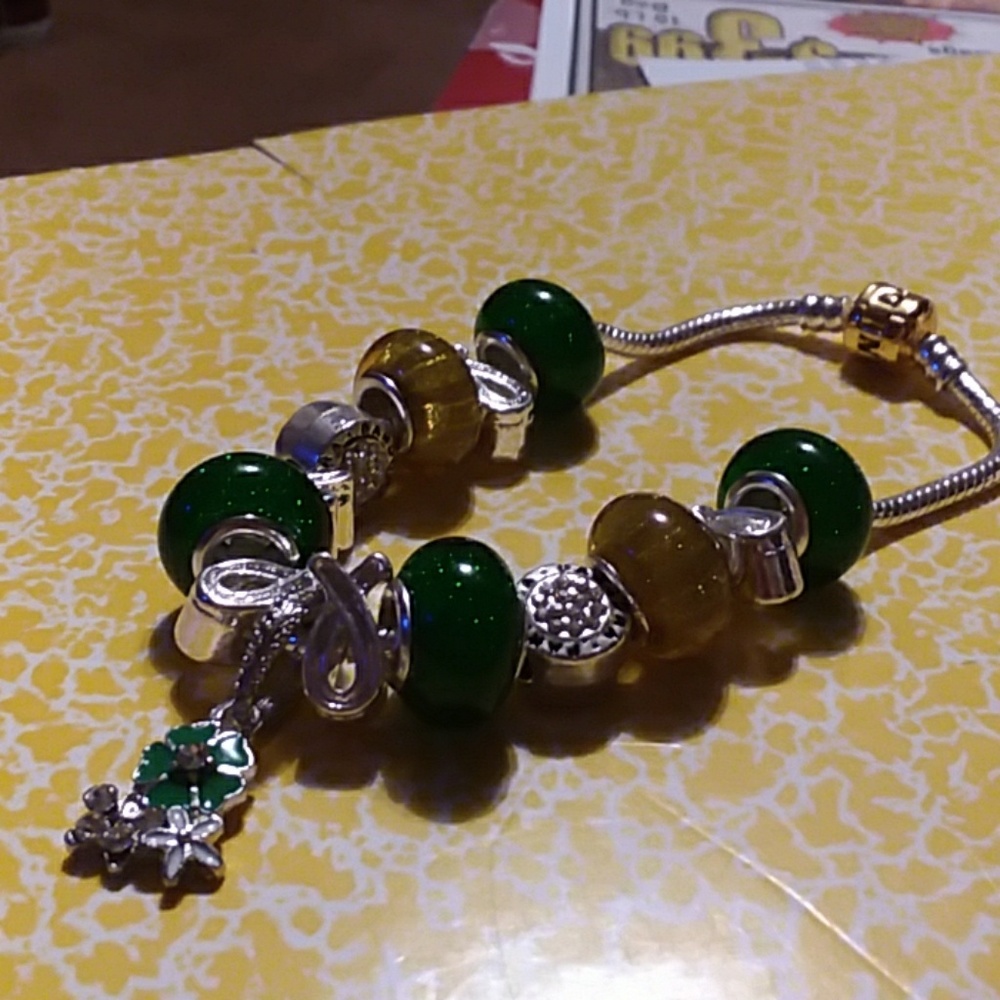 HANDMADE BRACELET - Picture 2 of 3